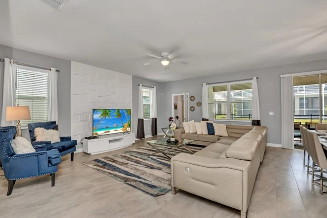Big Screen! Minions! Resort 9 mi 2 Parks! 780 #63