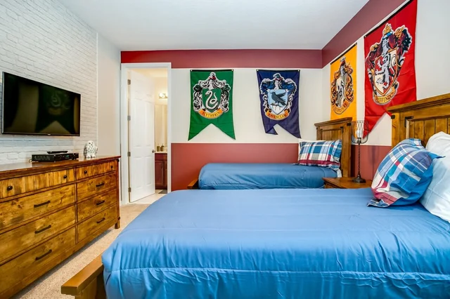 Bedroom 1 image 1