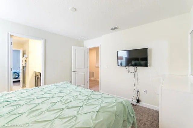 Bedroom 5 image 1