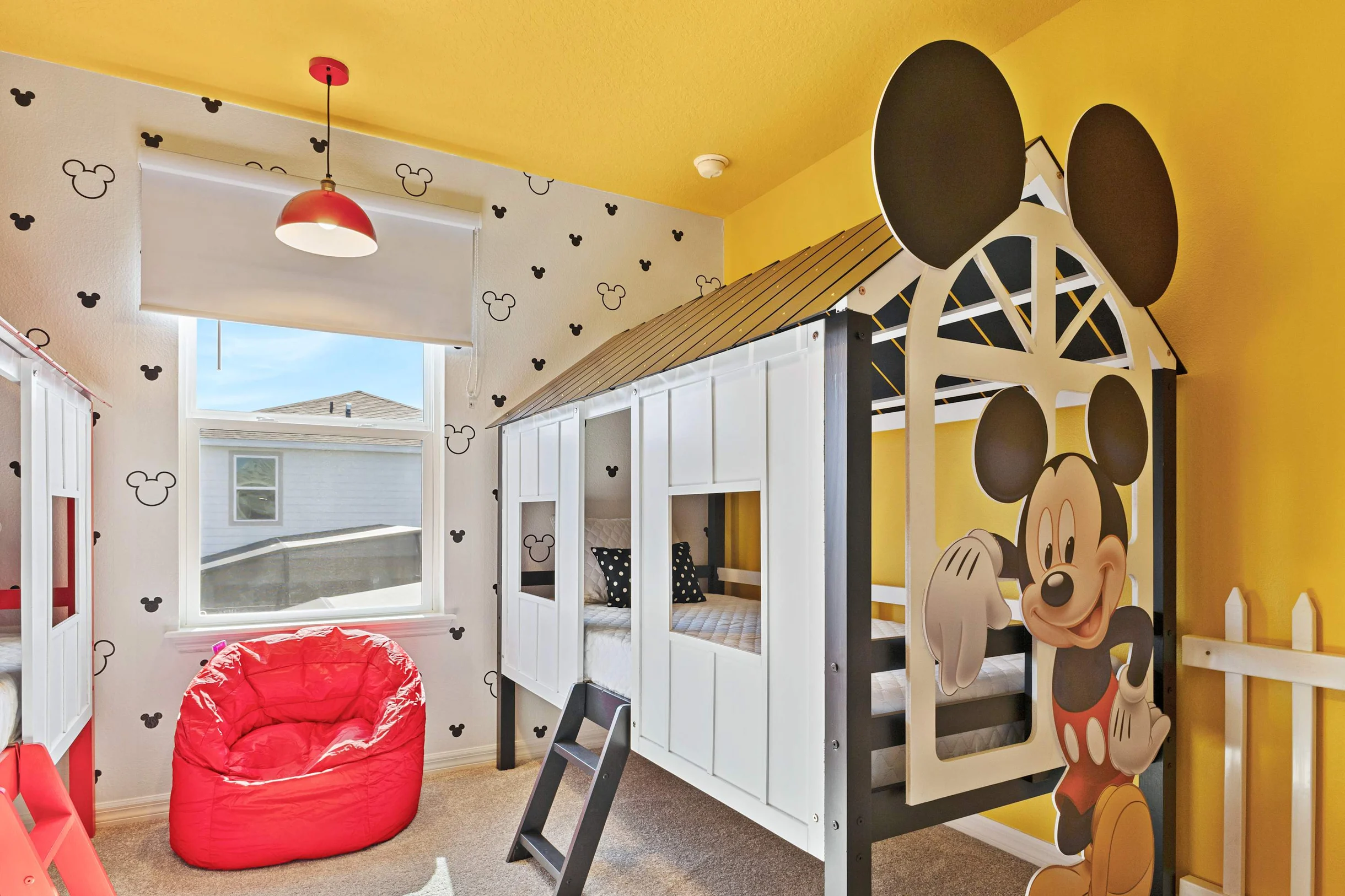 Mario! Mickey! Minions! Waterpark Nr Disney! 16210 #2