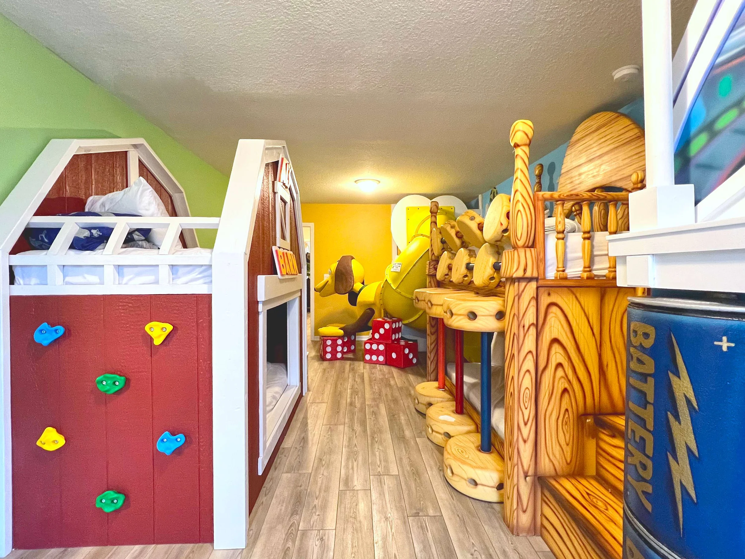 2-Story Slide! Movie Theater! Rock Wall! 3229 #6