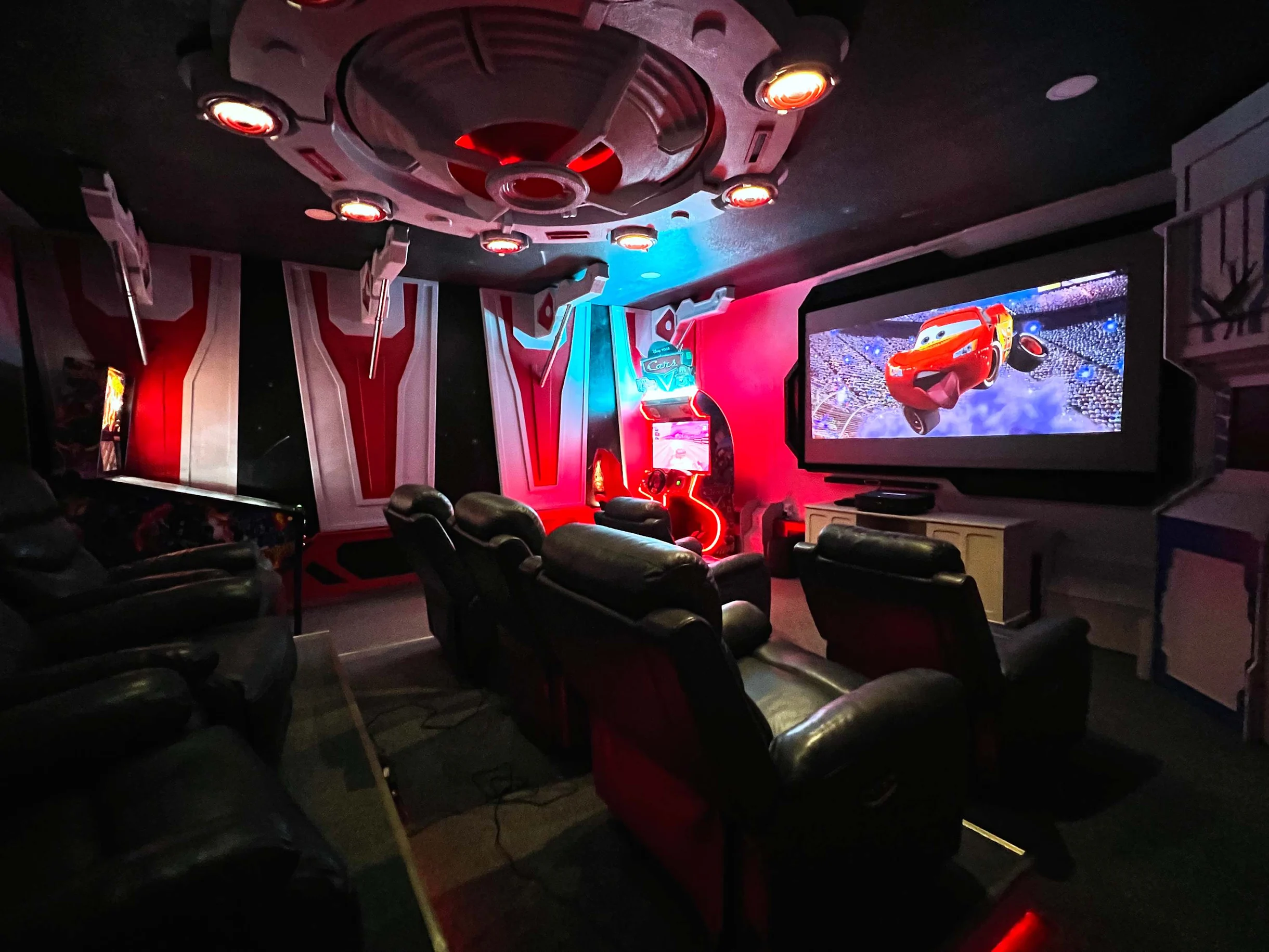 2-Story Slide! Movie Theater! Rock Wall! 3229 #32