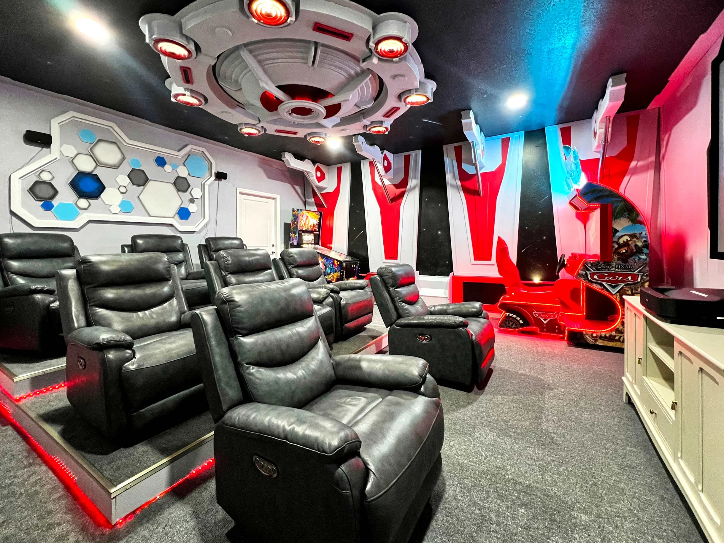 2-Story Slide! Movie Theater! Rock Wall! 3229 #46