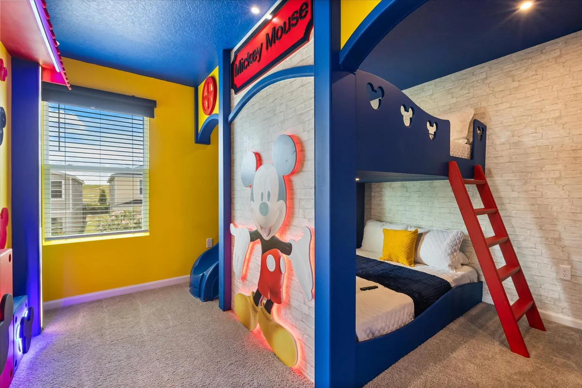 Real R2D2-Theater-Gameroom-7 mi 2 Disney-2304 #7