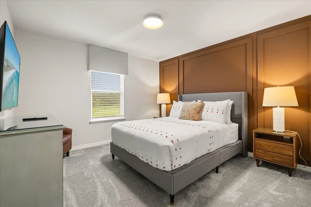 Bedroom 6 image 1