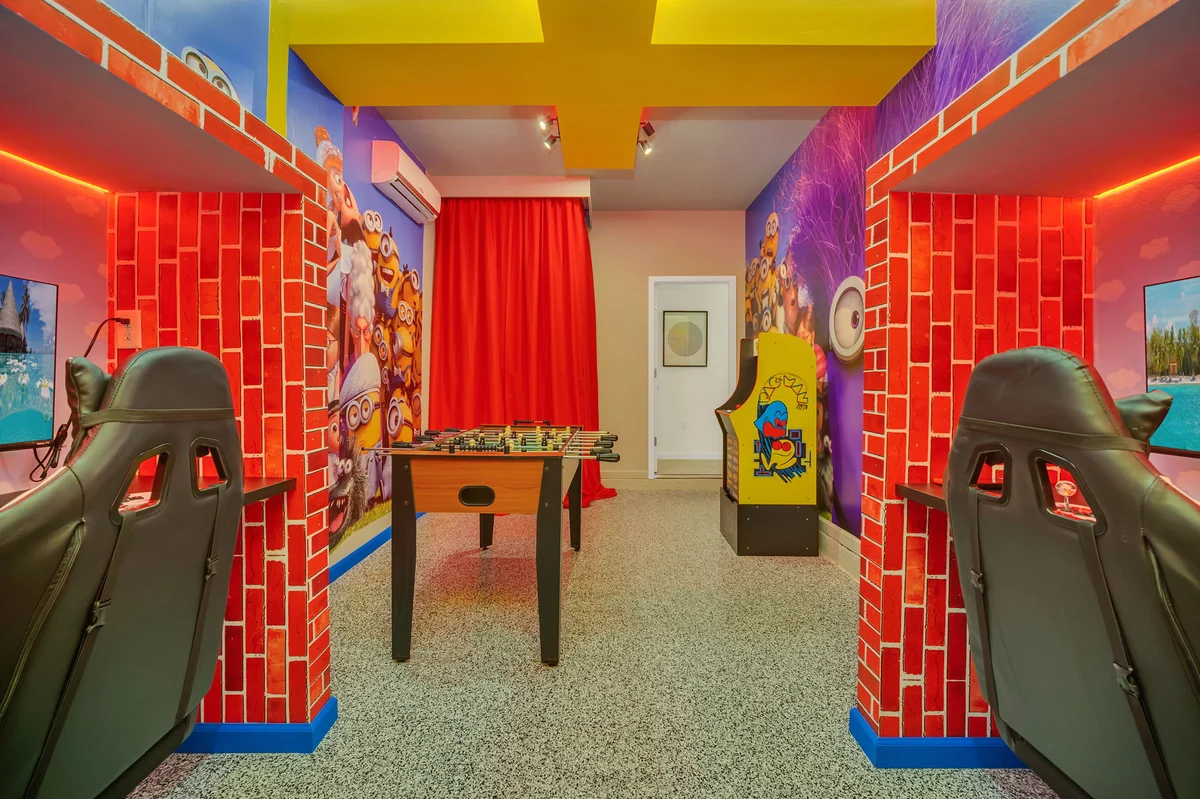 Mario-Minion-Theater-Resort 7 mi 2 Disney-2358 #82