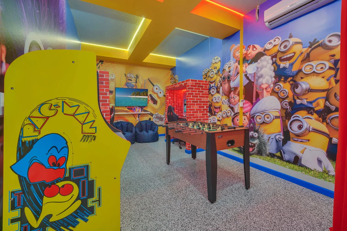 Mario-Minion-Theater-Resort 7 mi 2 Disney-2358 #85