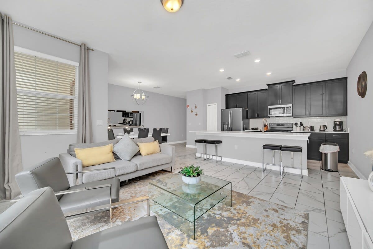 Relaxing 4 Bed Town Home with Splash Pool-1569PD