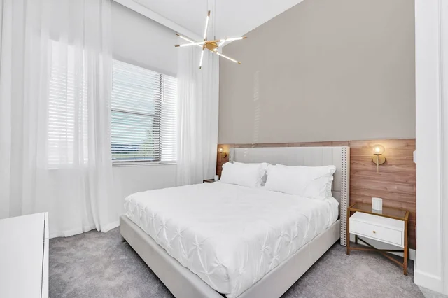 Bedroom 8 image 1
