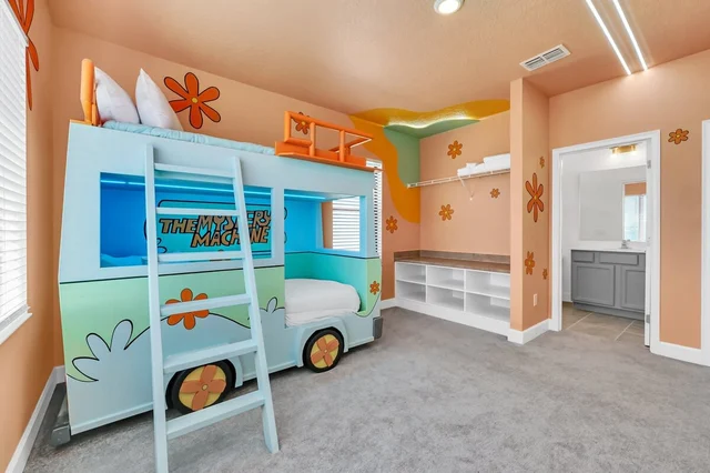 Bedroom 1 image 1