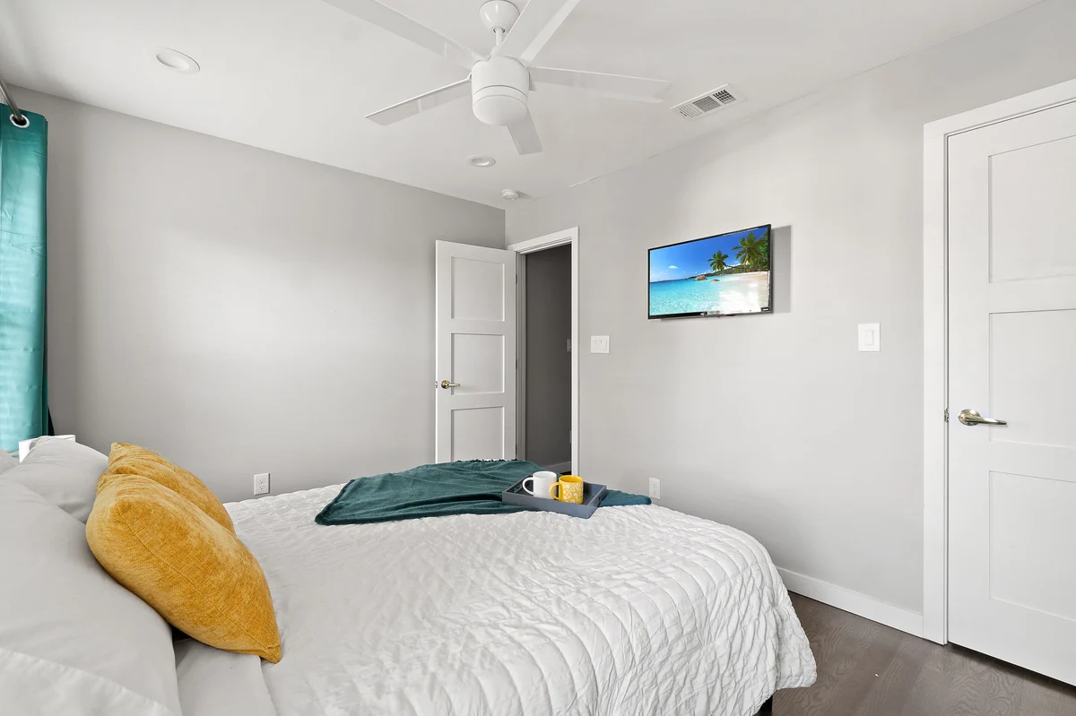 Bedroom image 1