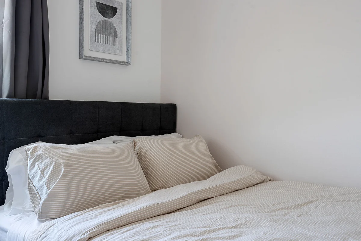 Bedroom image 1