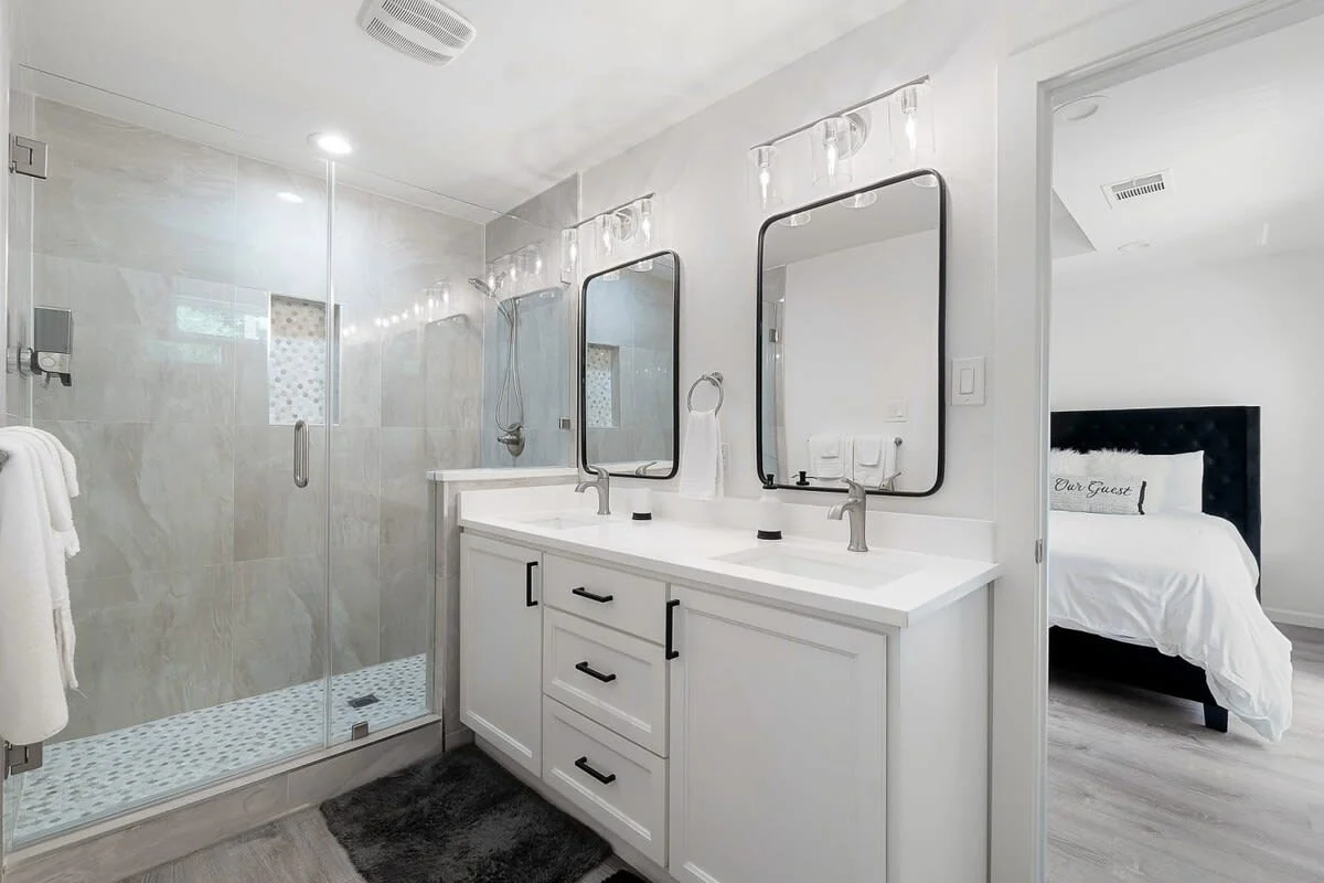 Home in Dallas property photo 4