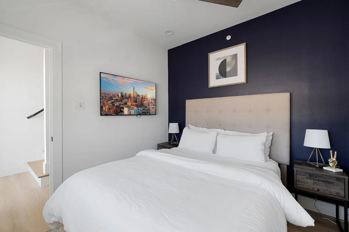 Bedroom image 1