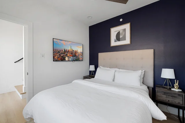 Bedroom image 1