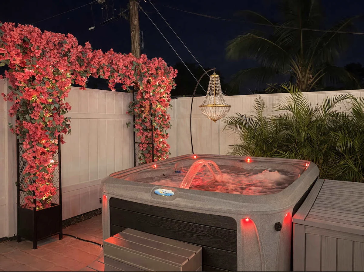 5 Min to Beach - Heated Pool Hot Tub 85" TV's BBQ Games #5