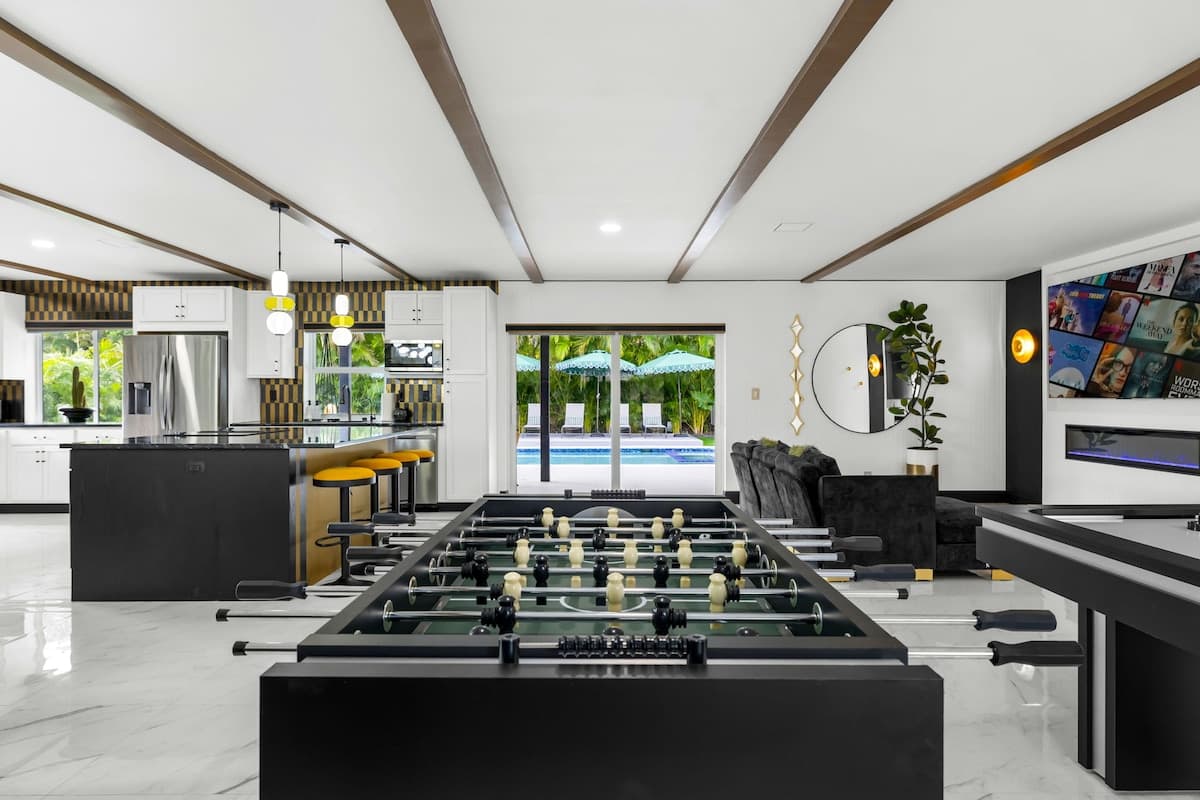 Home in Coral Springs property photo 4