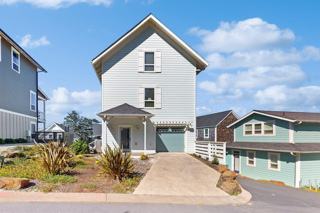 Home in Lincoln City property photo 2