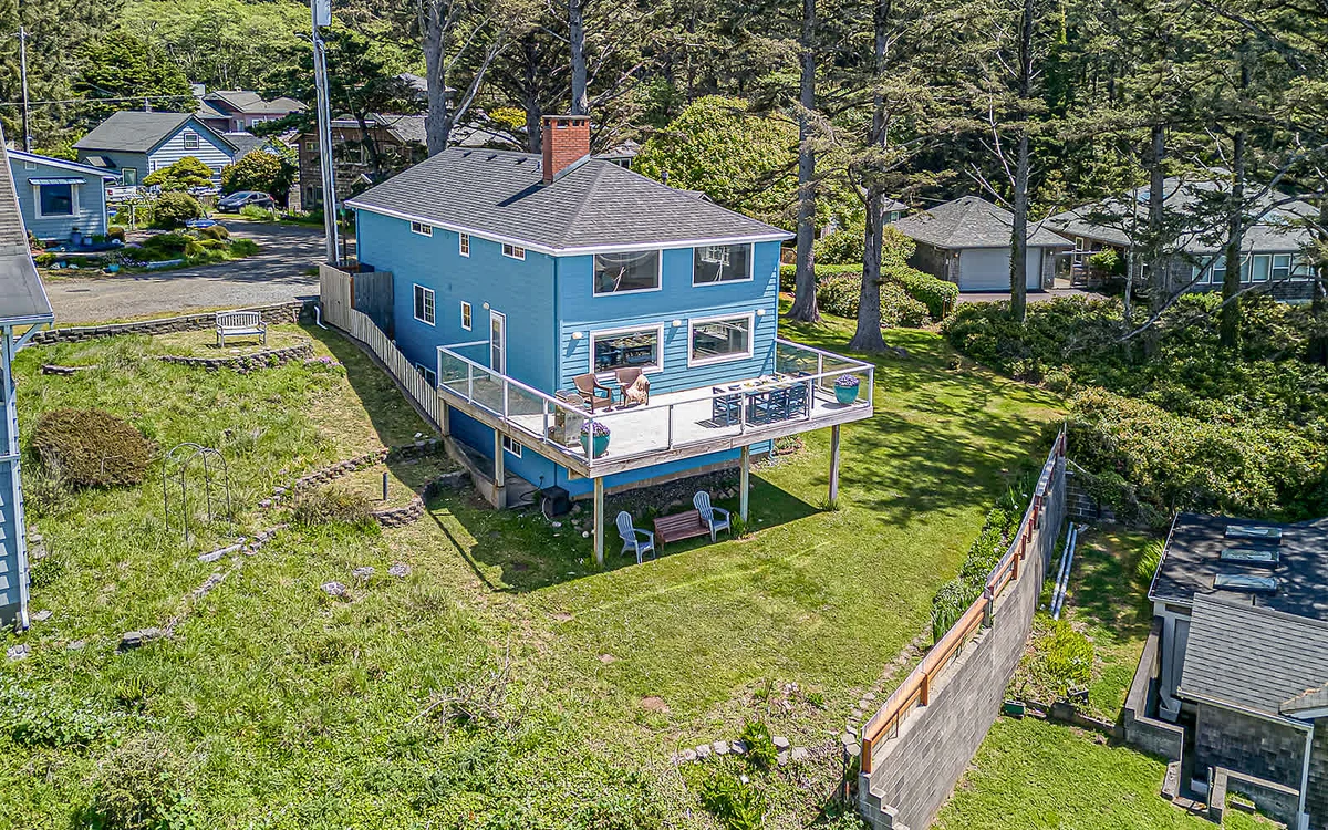 Home in Oceanside property photo 2