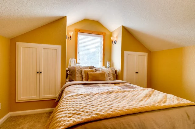 Bedroom 5 image 1