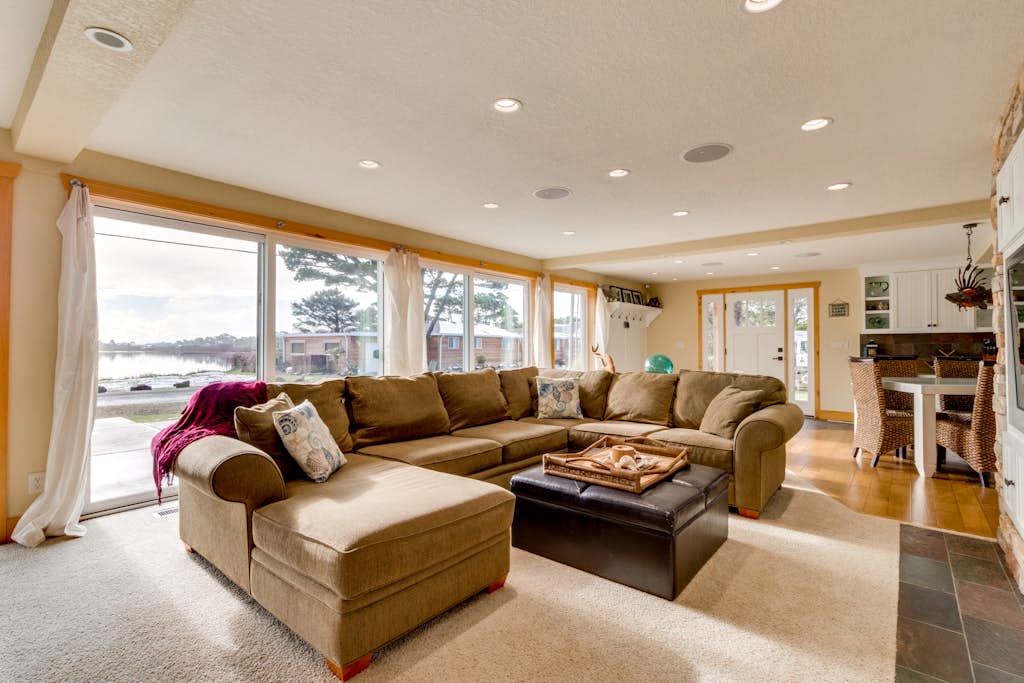 Home in Rockaway Beach property photo 3