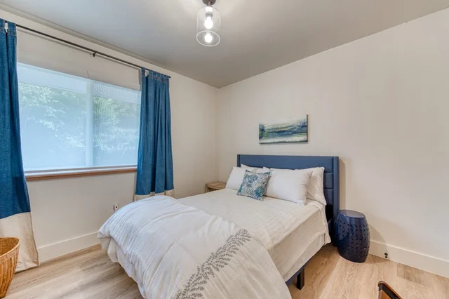 Bedroom 1 image 1