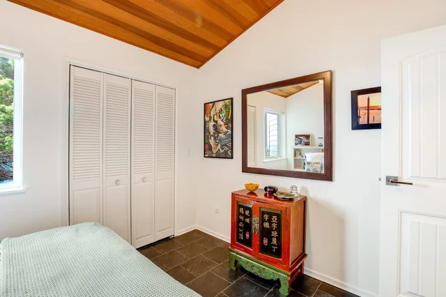 Bedroom 1 image 1