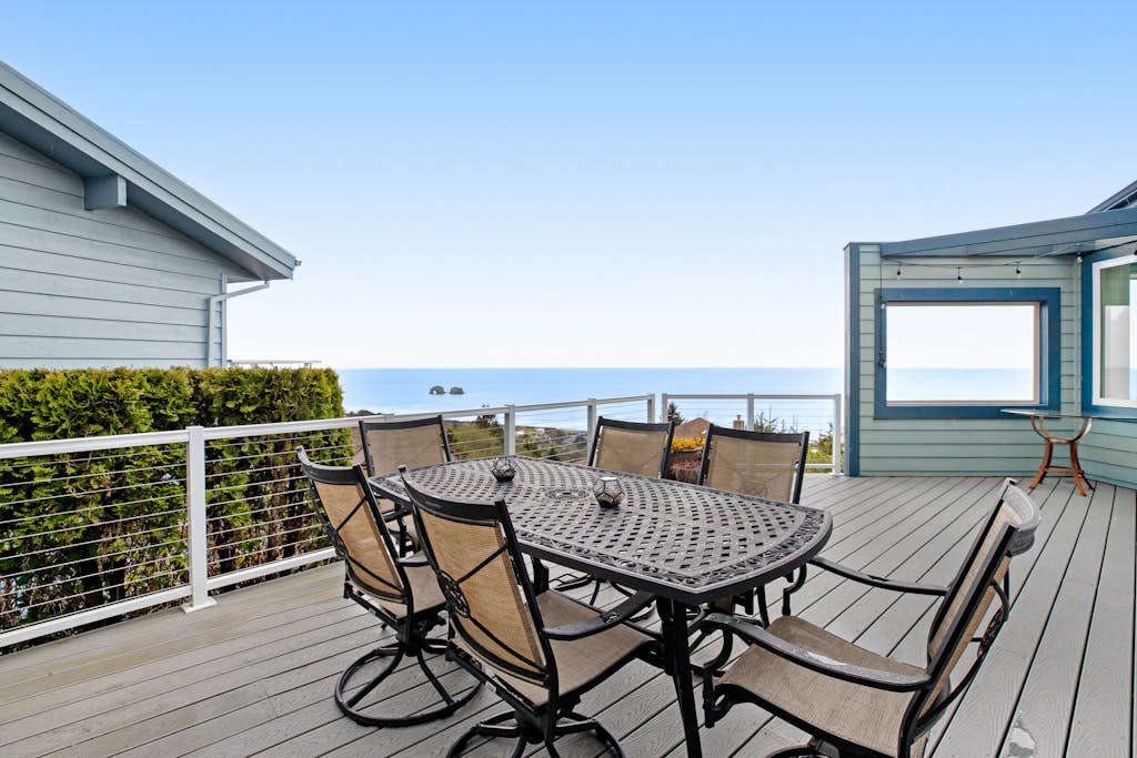 Home in Rockaway Beach property photo 2