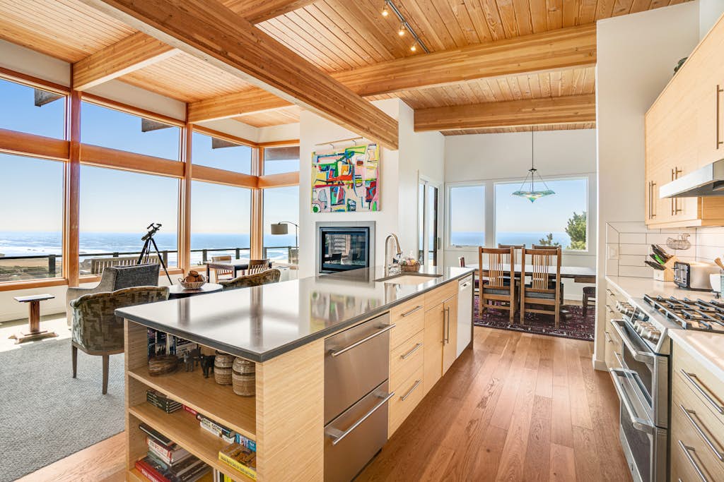Home in Lincoln City property photo 2