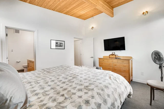 Bedroom 1 image 1