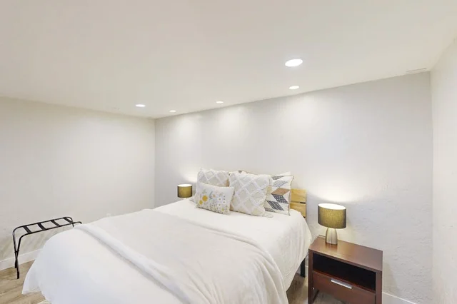 Bedroom 1 image 1