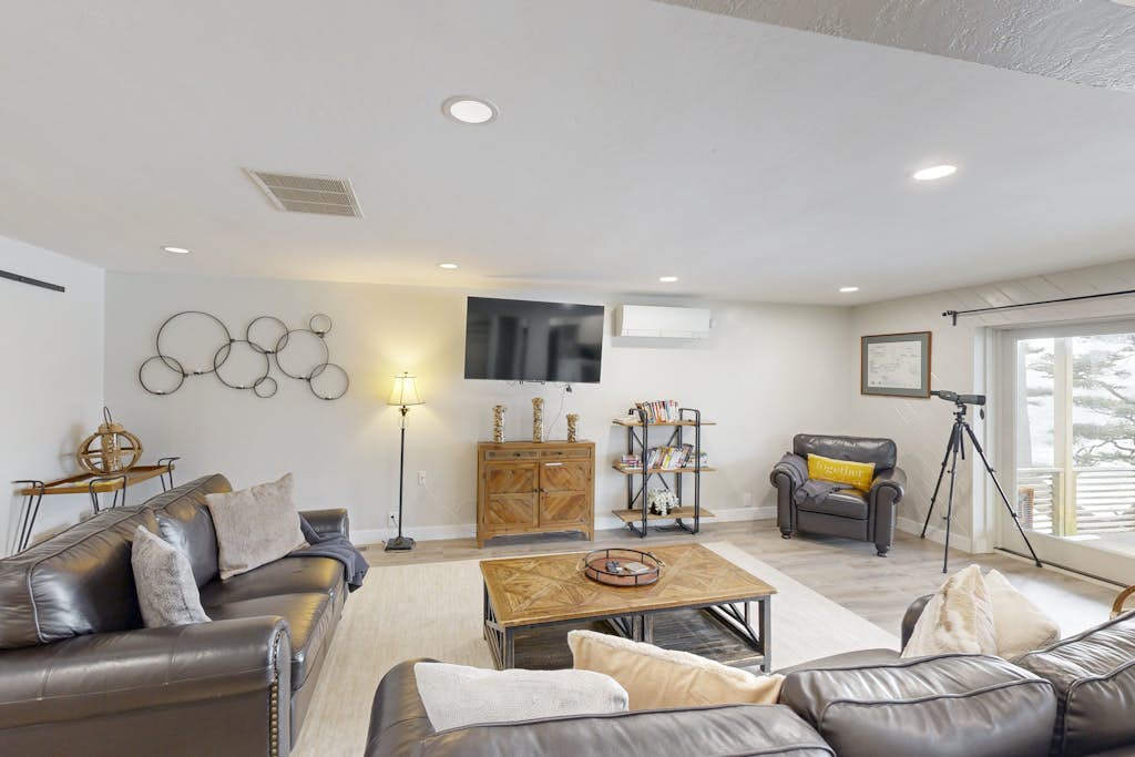 Home in Depoe Bay property photo 5