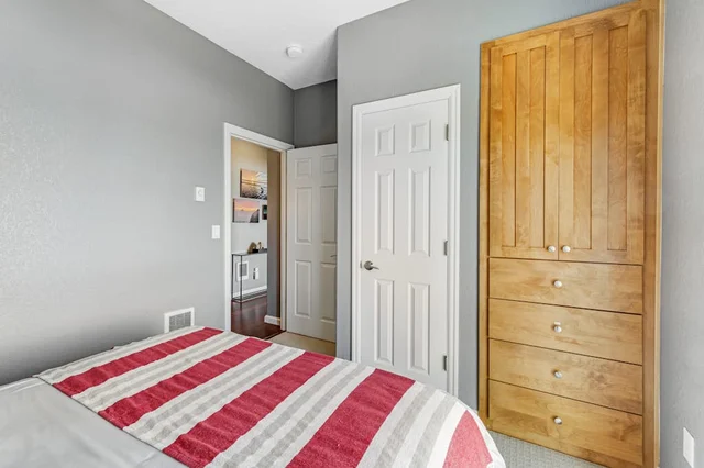 Bedroom 3 image 1