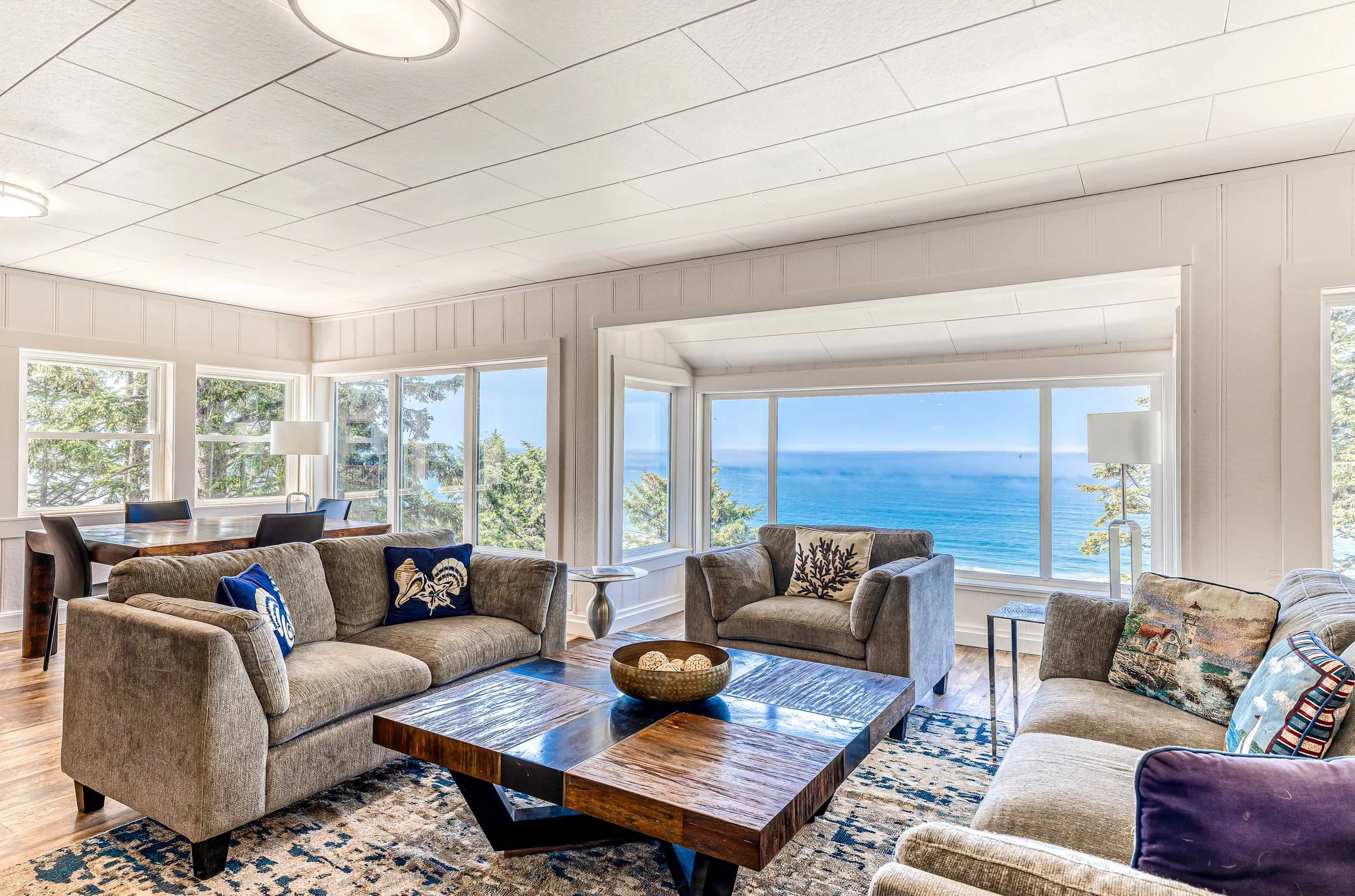 Home in Oceanside property photo 3