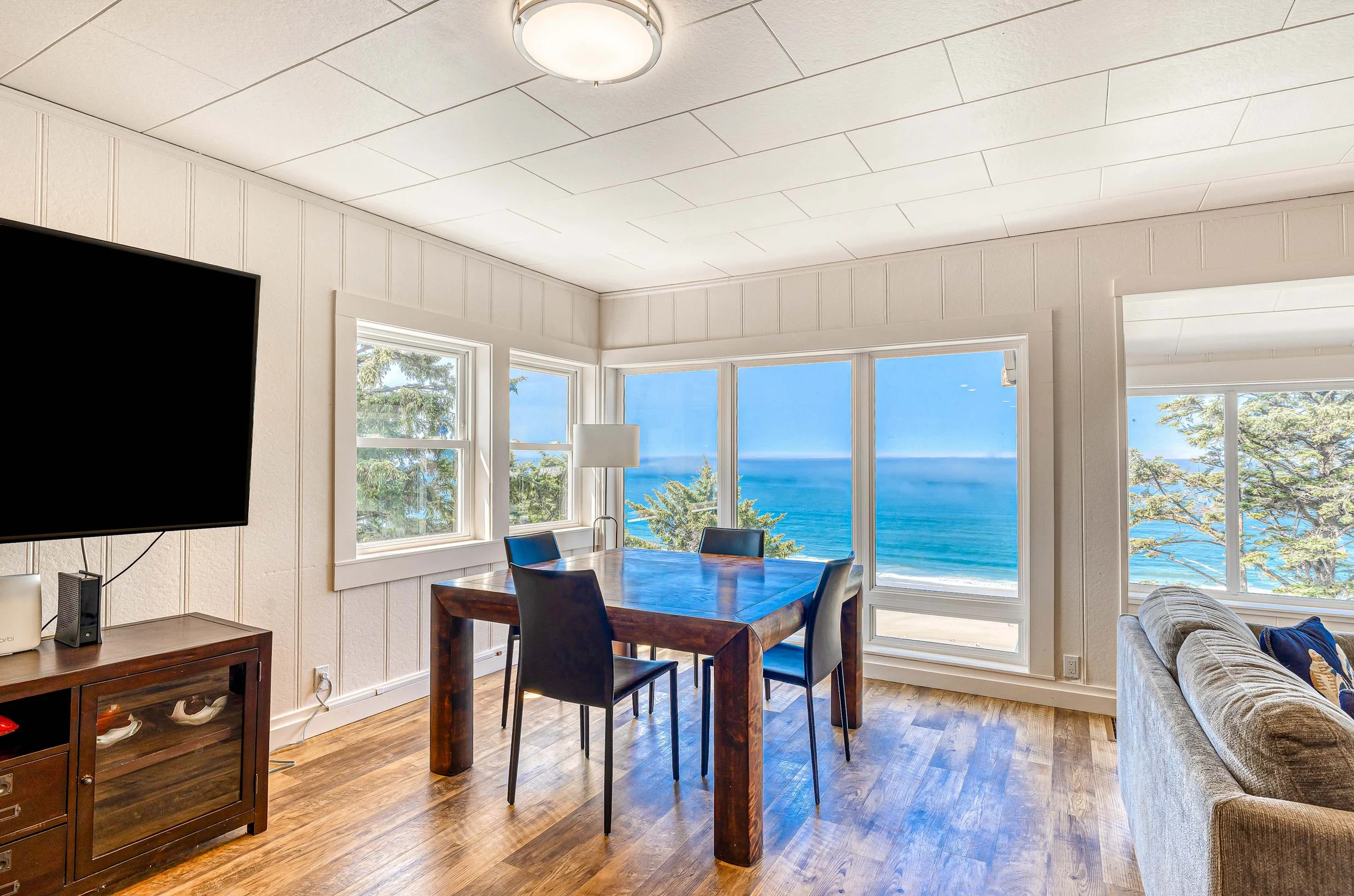 Home in Oceanside property photo 4