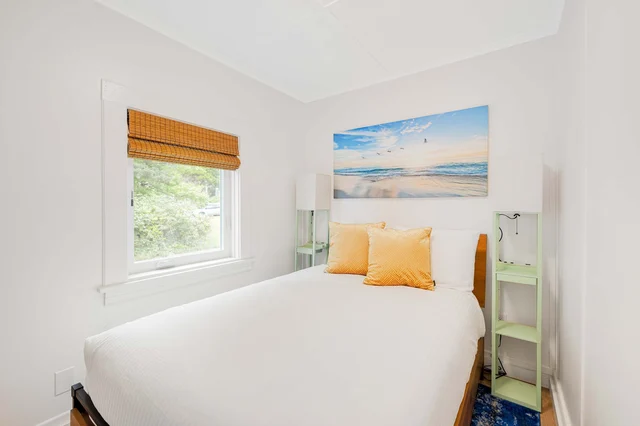 Bedroom 2 image 1