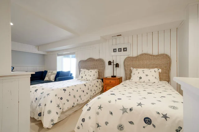 Bedroom 1 image 1