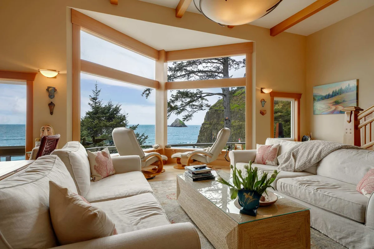 Home in Oceanside property photo 5