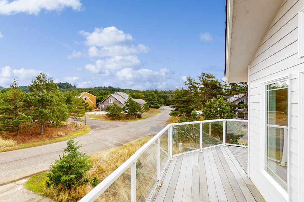 Bright home with furnished deck and private beach access dog friendly property photo 2
