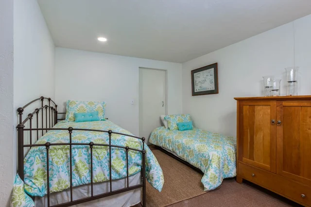 Bedroom 1 image 1