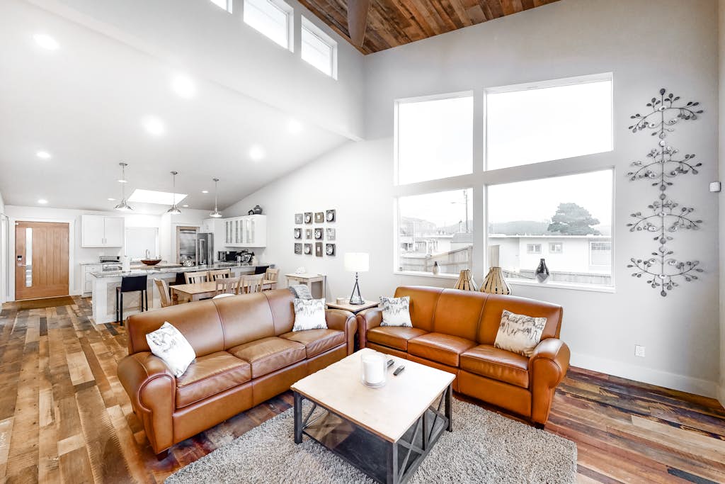 Home in Depoe Bay property photo 2