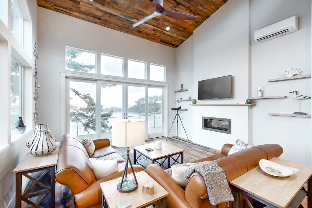 Home in Depoe Bay property photo 3