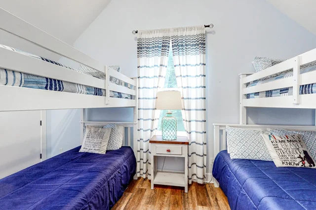 Bedroom 3 image 1