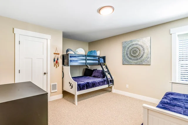 Bedroom 2 image 1