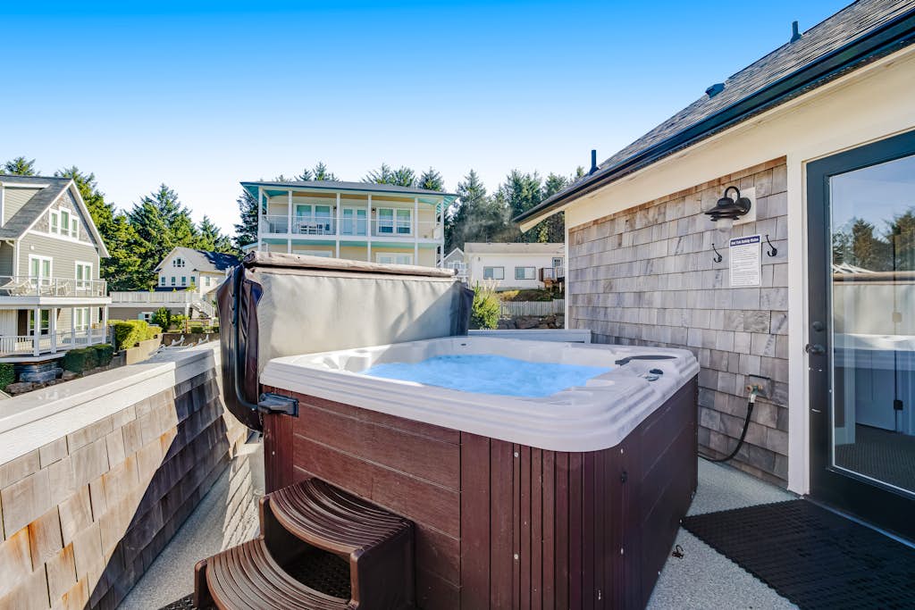 Home in Lincoln City property photo 5