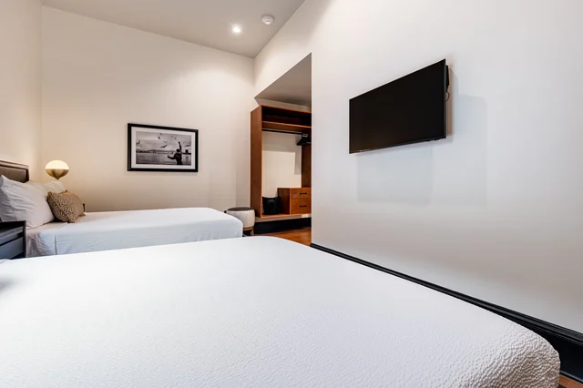 Bedroom 3 image 1