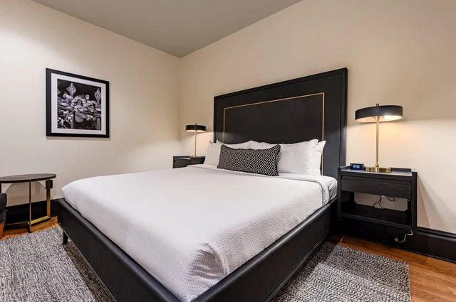 Bedroom 1 image 1