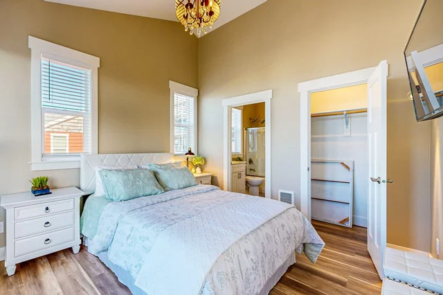 Bedroom 1 image 1