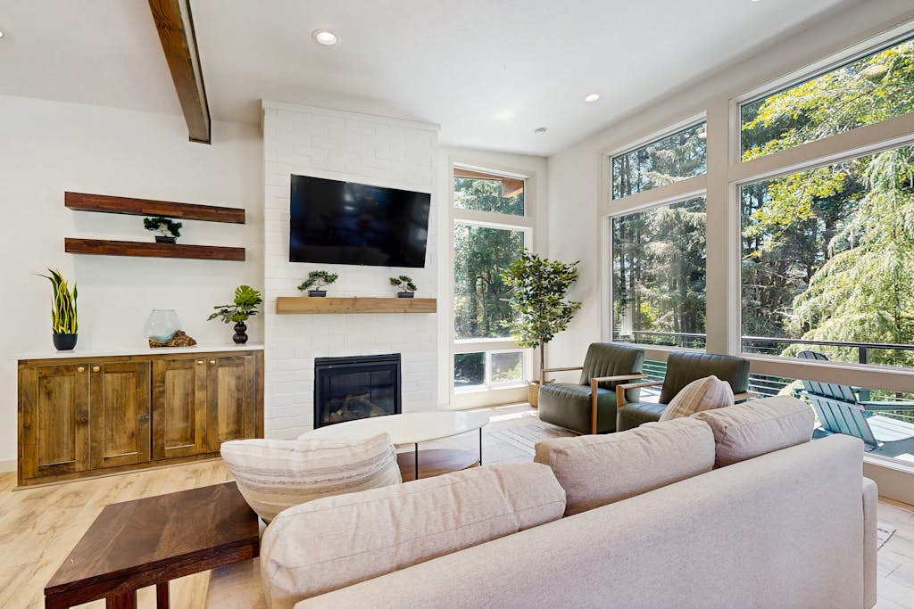 Home in Pacific City property photo 2