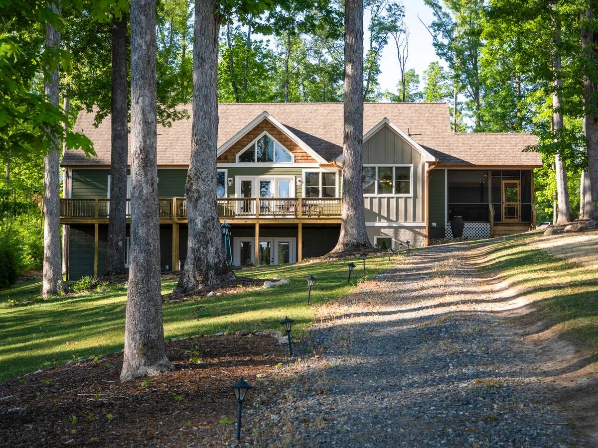 Home in Bumpass property photo 3